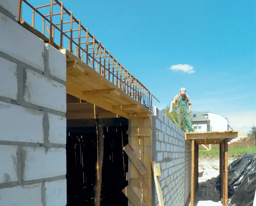 Jak prawidłowo wiązać zbrojenie, aby uniknąć błędów w budowie