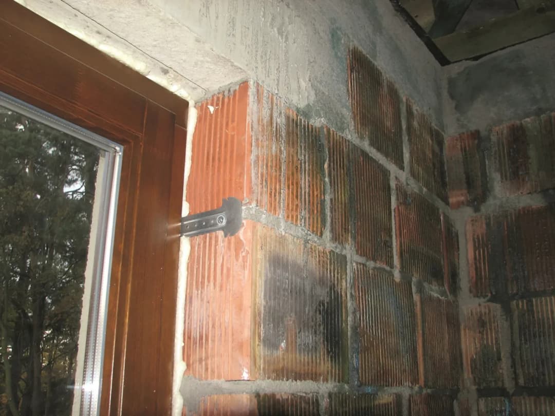 Kotwy JBD - jak uniknąć błędów przy montażu okien w budownictwie