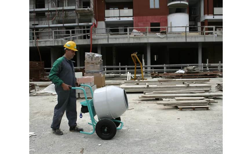 Jaką betoniarkę na worek cementu wybrać, aby uniknąć problemów?