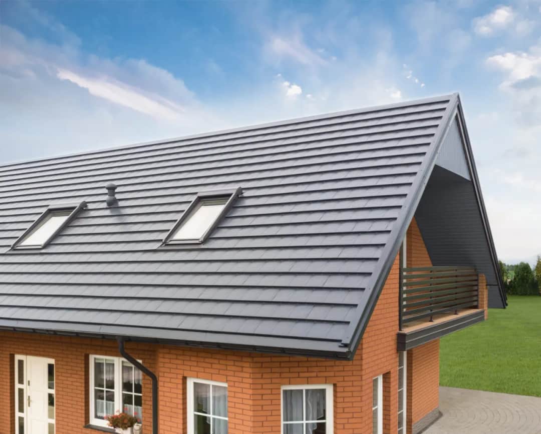 Jakie elewacje do grafitowego dachu, aby uniknąć błędów w aranżacji?