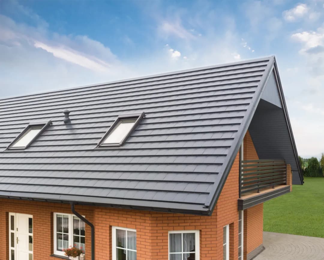 Jakie elewacje do grafitowego dachu, aby uniknąć błędów w aranżacji?