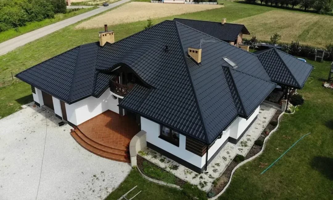 Ile kosztuje metr dachu? Sprawdź ceny i uniknij niepotrzebnych wydatków