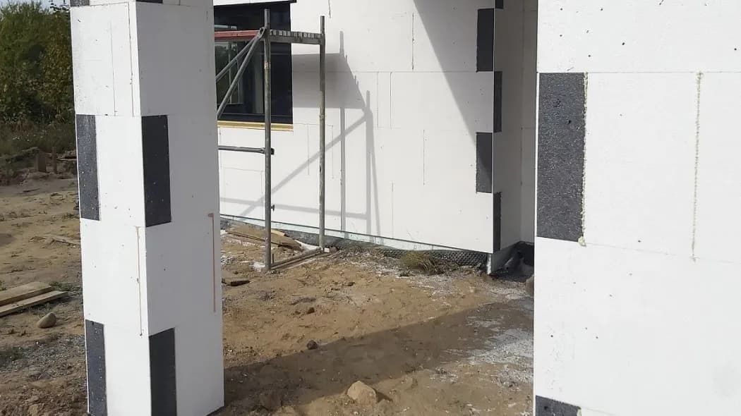 Kiedy ocieplać dom styropianem, aby uniknąć błędów i strat?