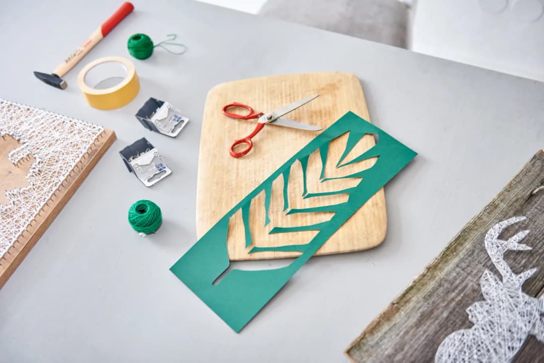 Jak zrobić obraz z gwoździ i nici – prosty sposób na unikalną dekorację