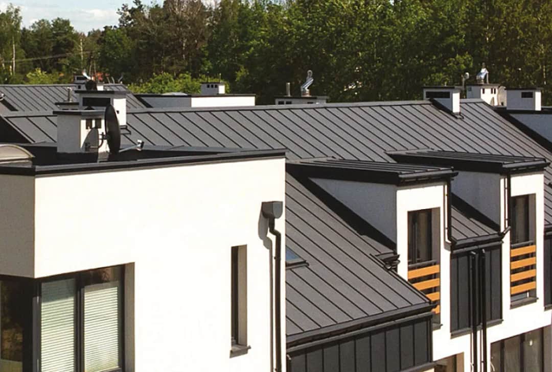 Blacha na rąbek czy dachówka - co wybrać, aby uniknąć kosztów?