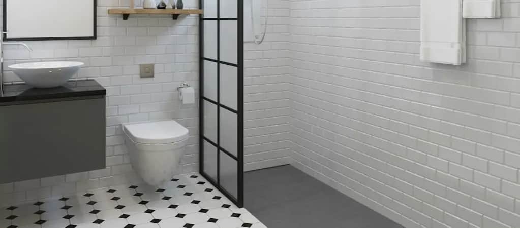 Jaką fugę wybrać do białych płytek, aby uniknąć brudów?