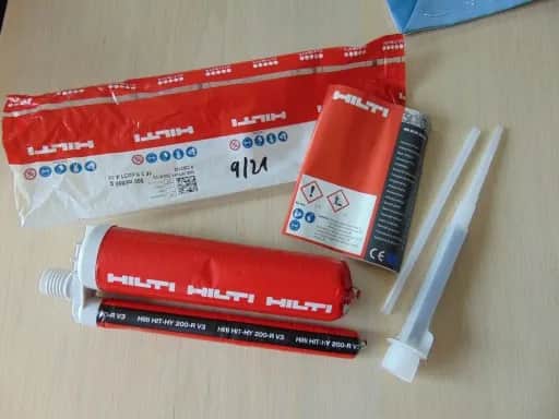 Klej kotwa - jak wybrać najlepszy produkt i uniknąć błędów w aplikacji