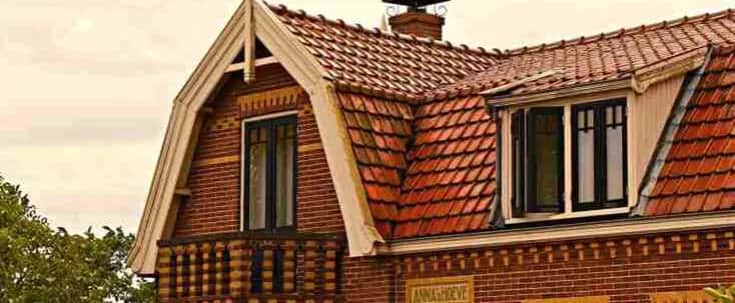 Dach mansardowy: poznaj jego zalety, wady i zastosowania w architekturze