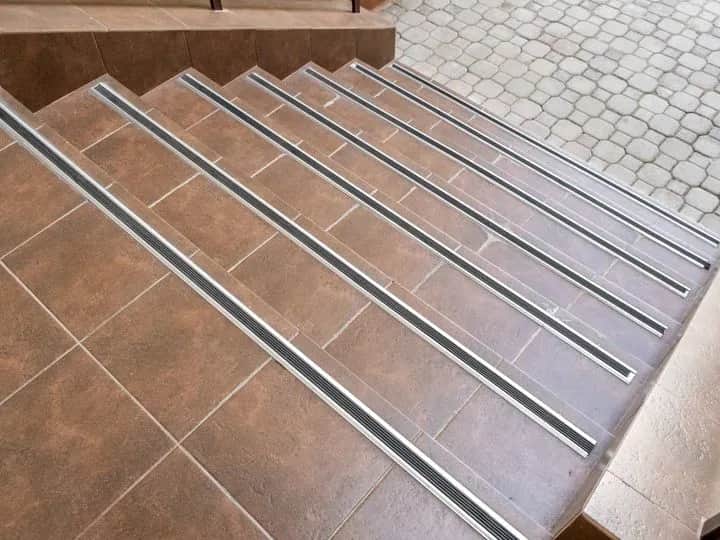 Jaką zaprawę na schody zewnętrzne wybrać, aby uniknąć pęknięć?