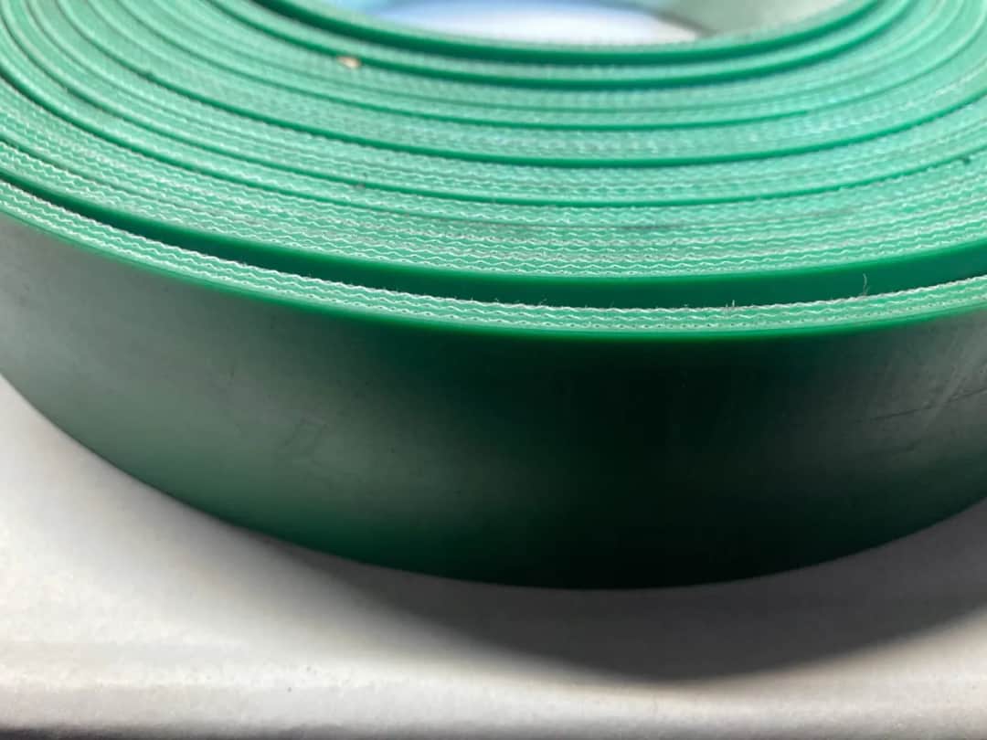 Pas gumowy zbrojony płótnem – wytrzymałość i zastosowania w przemyśle